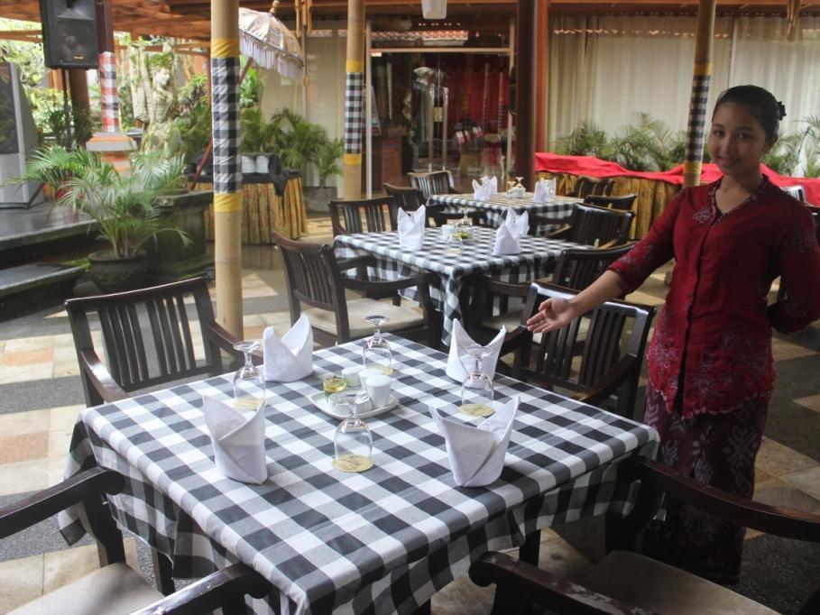 Ubud Hotel And Villas Malang Exterior foto