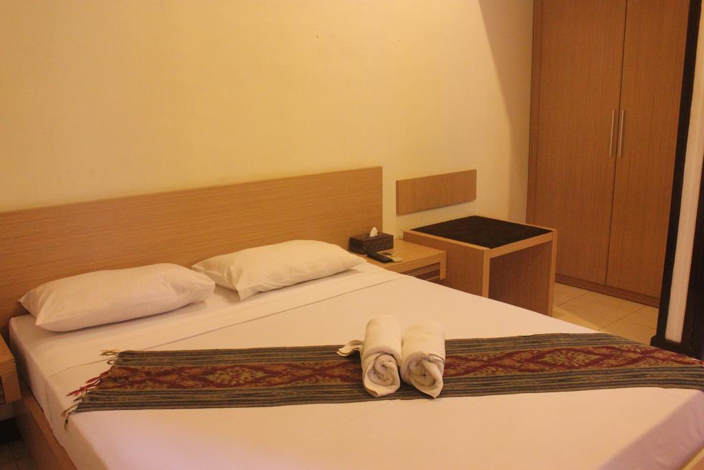 Ubud Hotel And Villas Malang Exterior foto