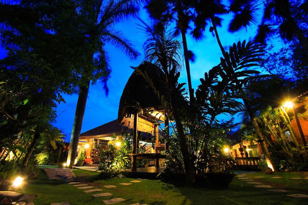 Ubud Hotel And Villas Malang Exterior foto