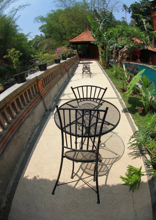 Ubud Hotel And Villas Malang Exterior foto