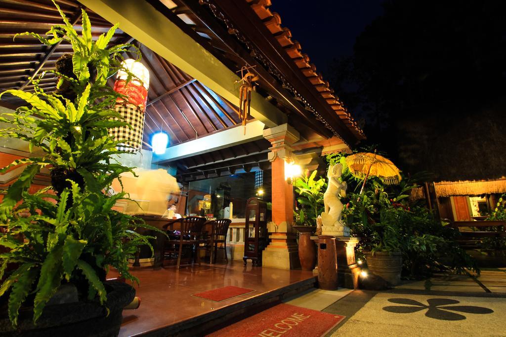 Ubud Hotel And Villas Malang Exterior foto